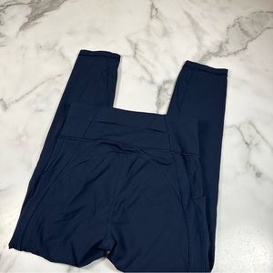 Lululemon 🍋 EUC Time To Sweat Crop 23" True Navy 4